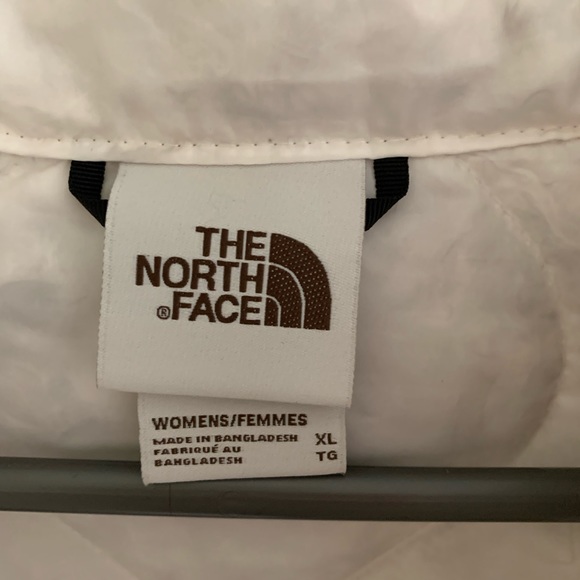 Women’s white North Face jacket - Picture 3 of 3